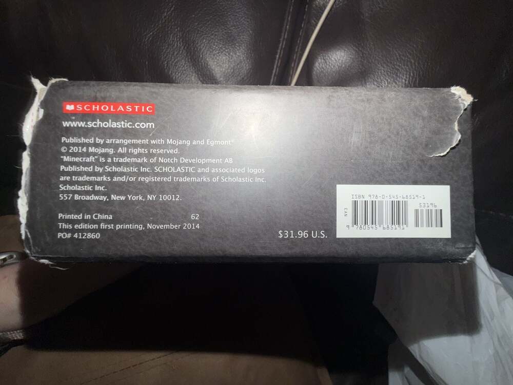 Minecraft: The Complete Handbook Collection (2014 Edition) - Picture 2 of 3